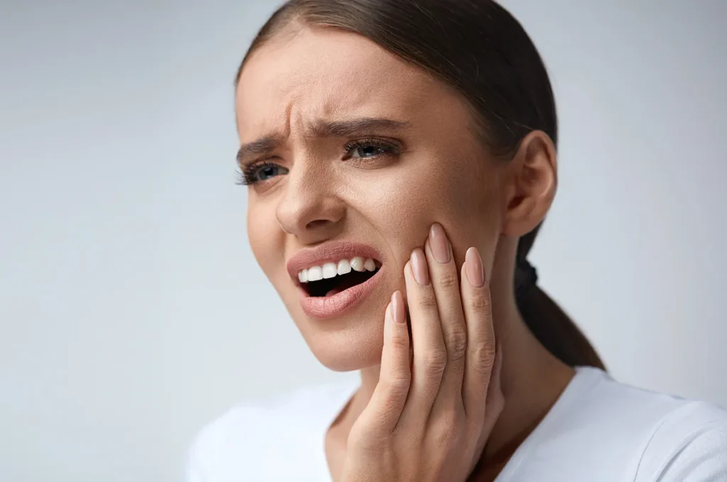 Why You Experience Sudden Tooth Pain While Chewing